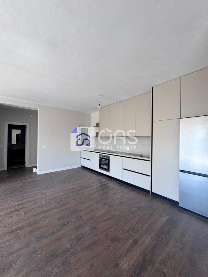 Jepet me qera apartament 2+1+2 Tek Bulevardi i Ri
