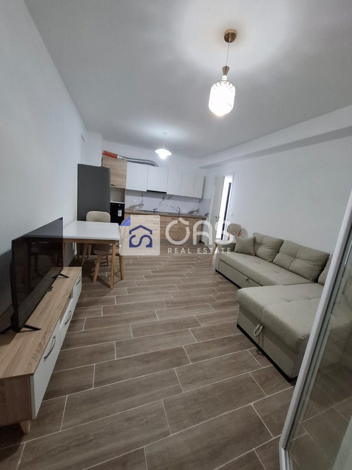 Apartament 2+1 Me Qira në Rruga 5 Maji, Tiranë - 500€ | 100 m²