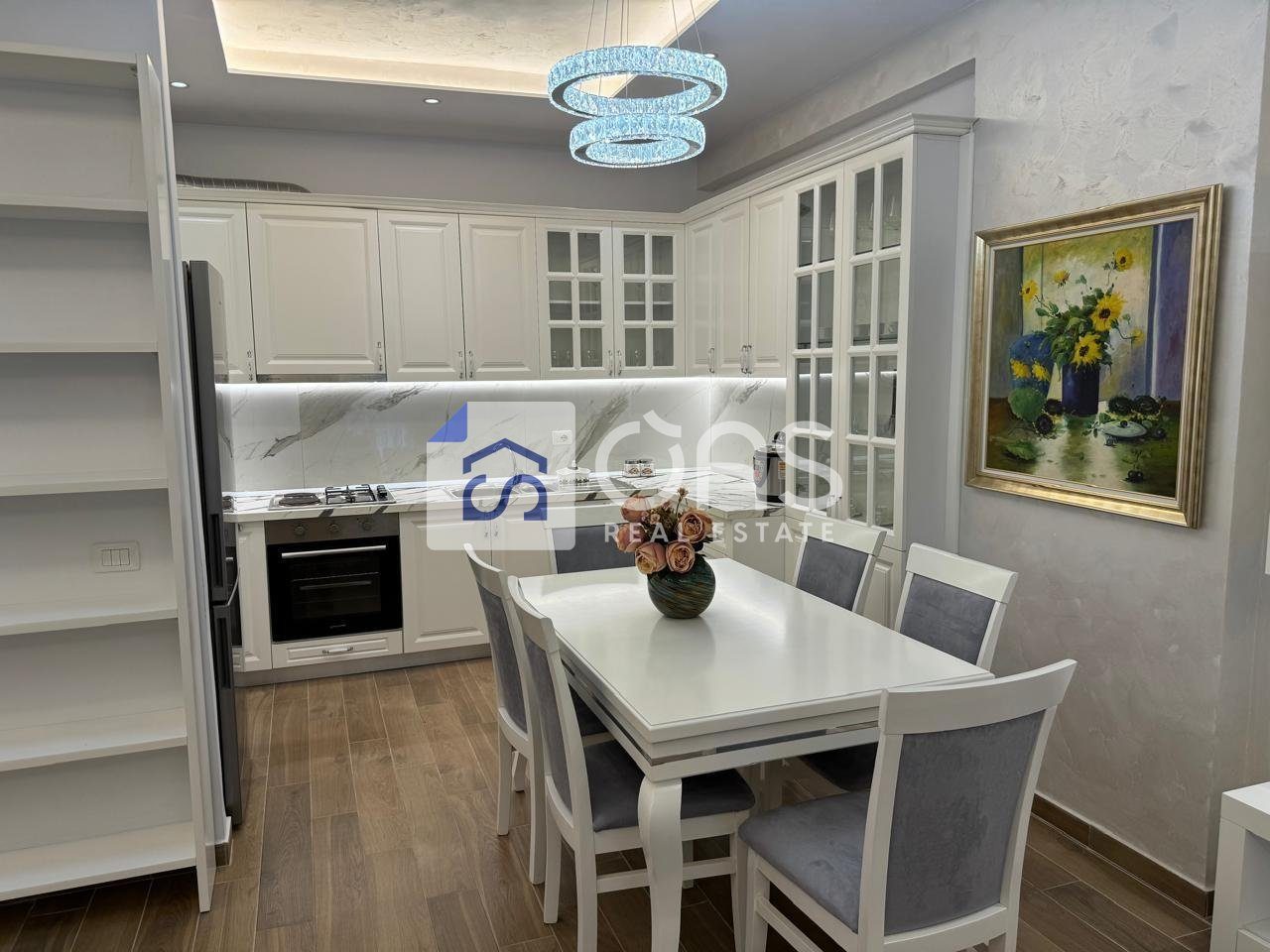 Jepet apartament me qera 2+1 tek Spitali Amerika 3 2