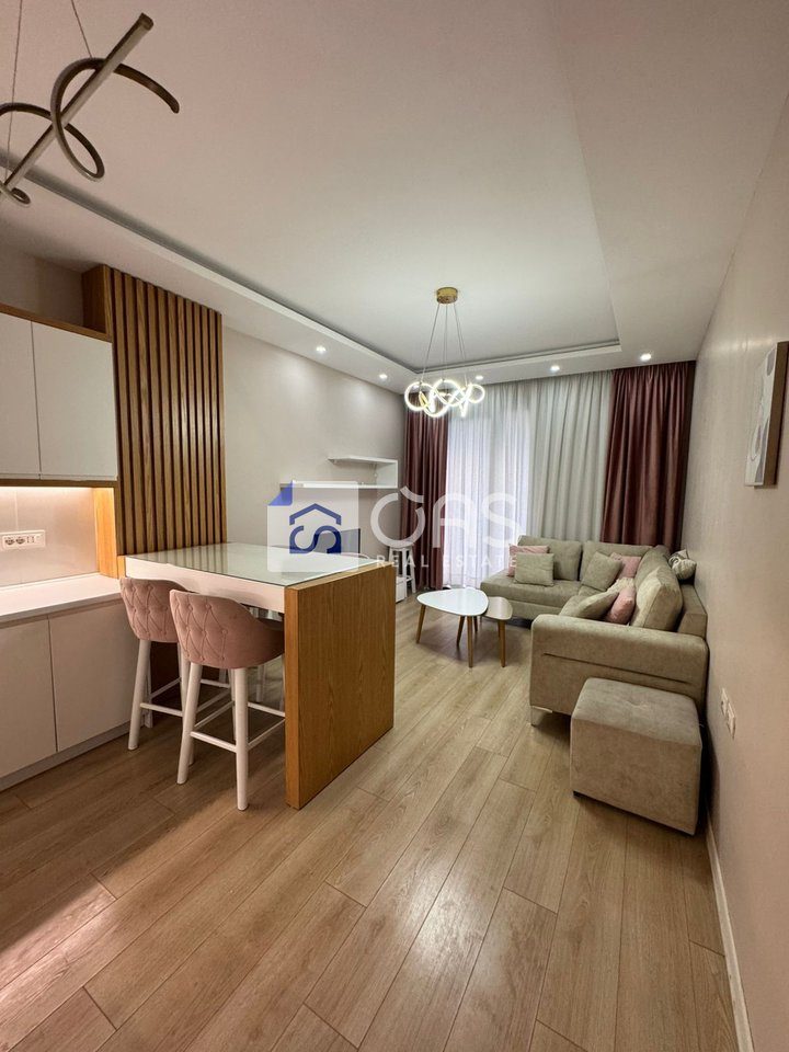 Apartament 2+1+2 Me Qira në Casa Italia, Tiranë - 1200 euro | 98.6 m²