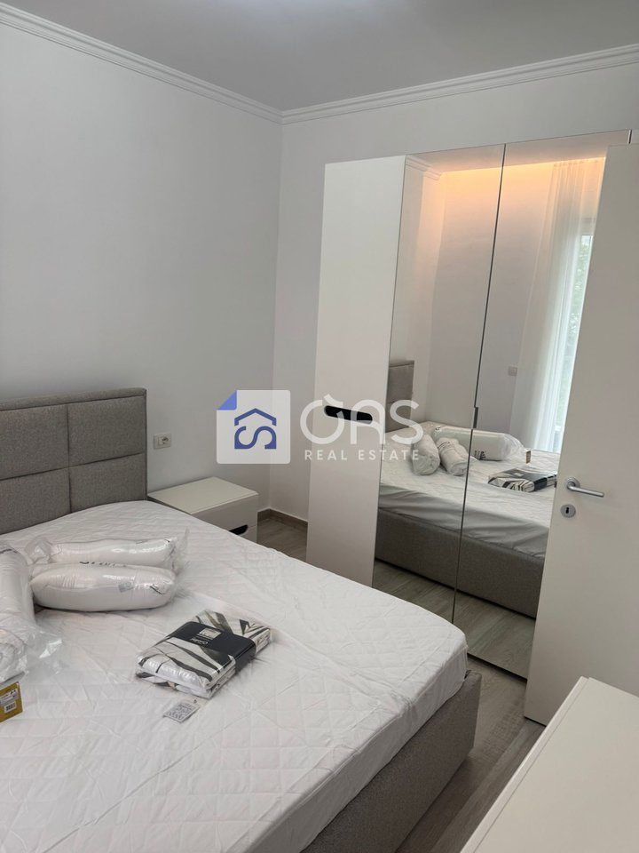 Jepet me qera apartament 1+1 Te Bulevardi i Ri 4