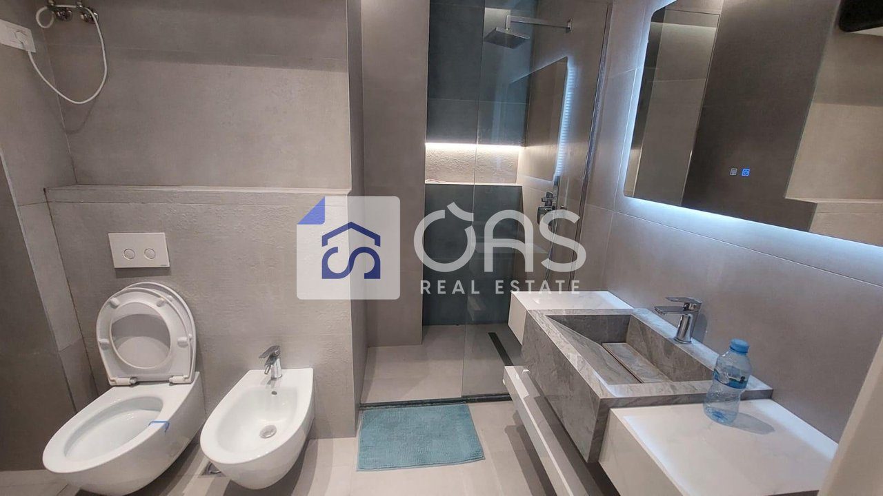 Jepet me qera apartament 1+1 Komuna e Parisit 4