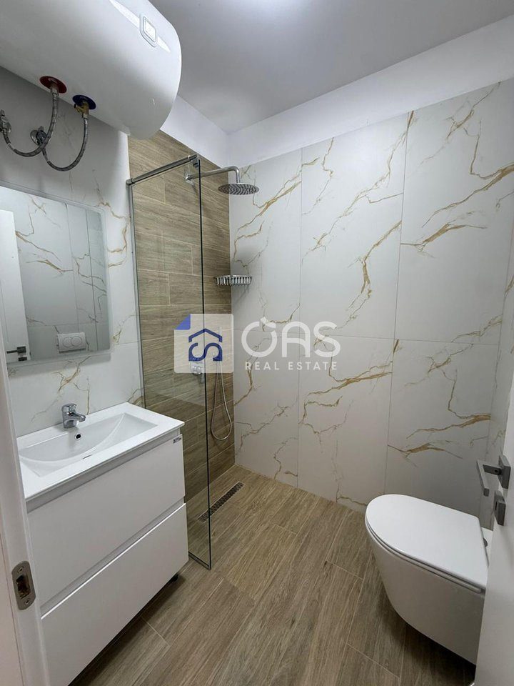 Jepet apartament me qera 1+1 5 Maj 3