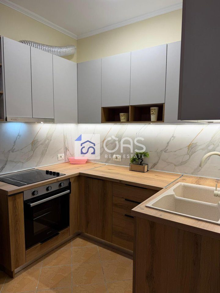 Jepet me qera apartament 1+1 tek Medreseja 2