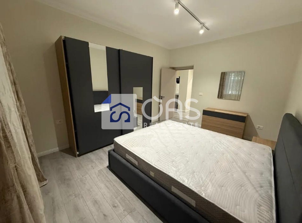 Jepet apartament me qera 2+1 Ne Bllok 4