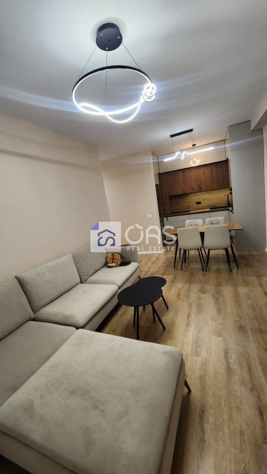 Jepet apartament 2+1me qera Te Univers City