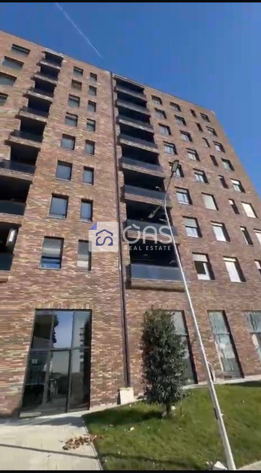 Shitet apartament 2+1 ne 5 Maj