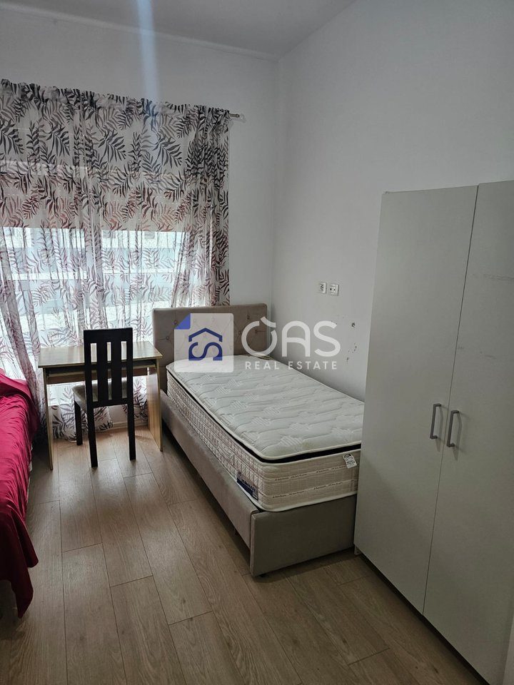 Jepet apartament me qera 2+1+ parkim tek Ali Demi 4