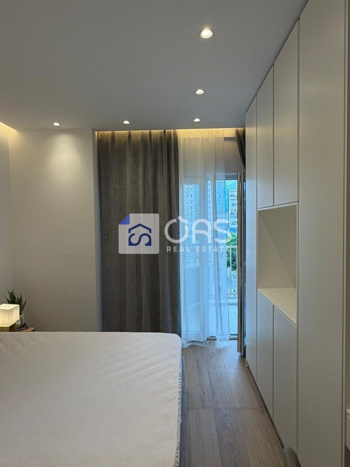 Jepet me qera apartament 1+1 RING CENTER 4