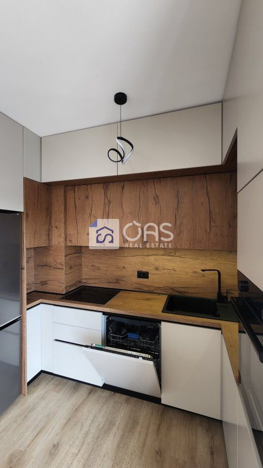 Jepet apartament 2+1me qera Te Univers City 3