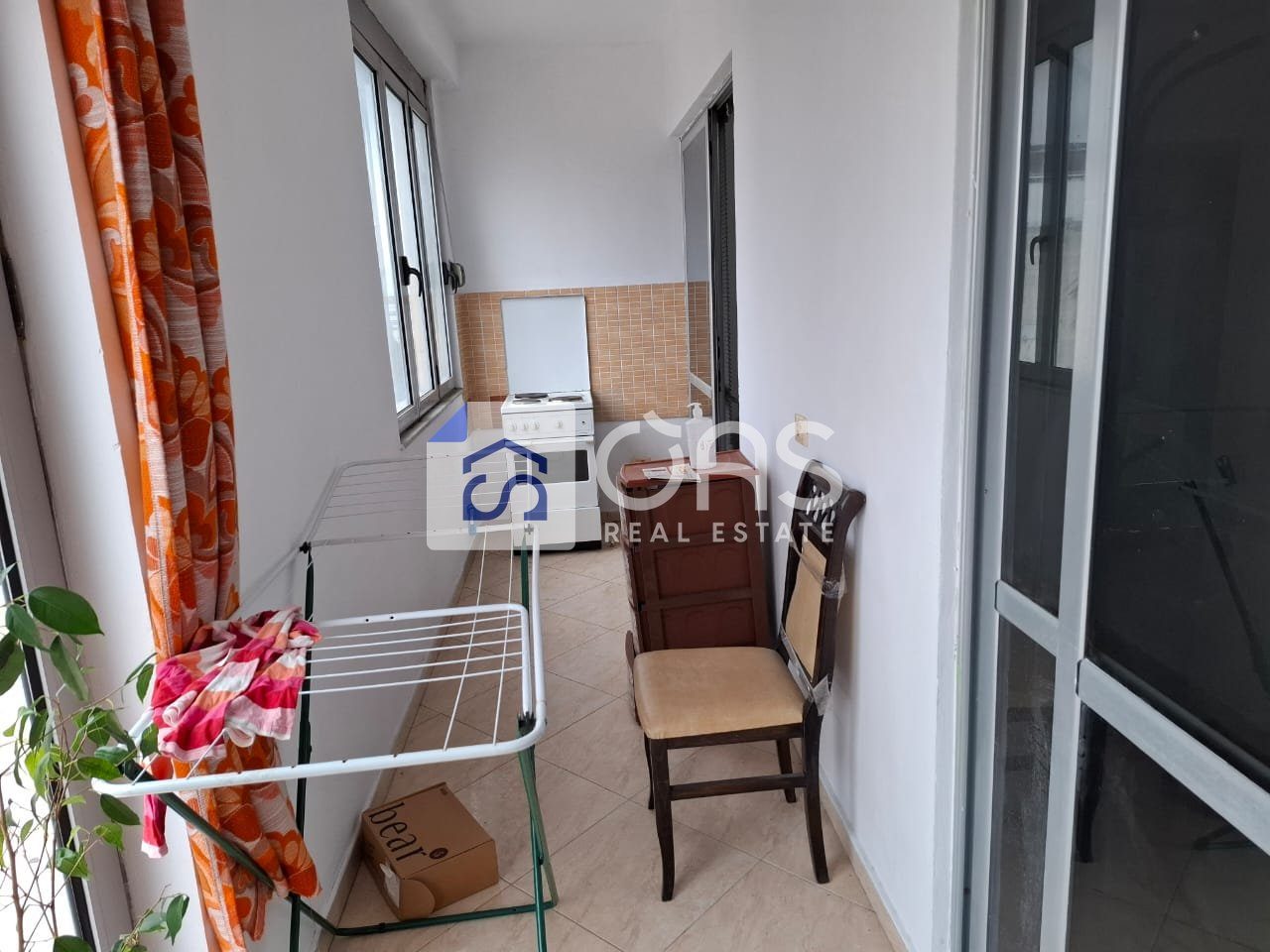Jepet me qera apartament 2+1 ne Qender 3