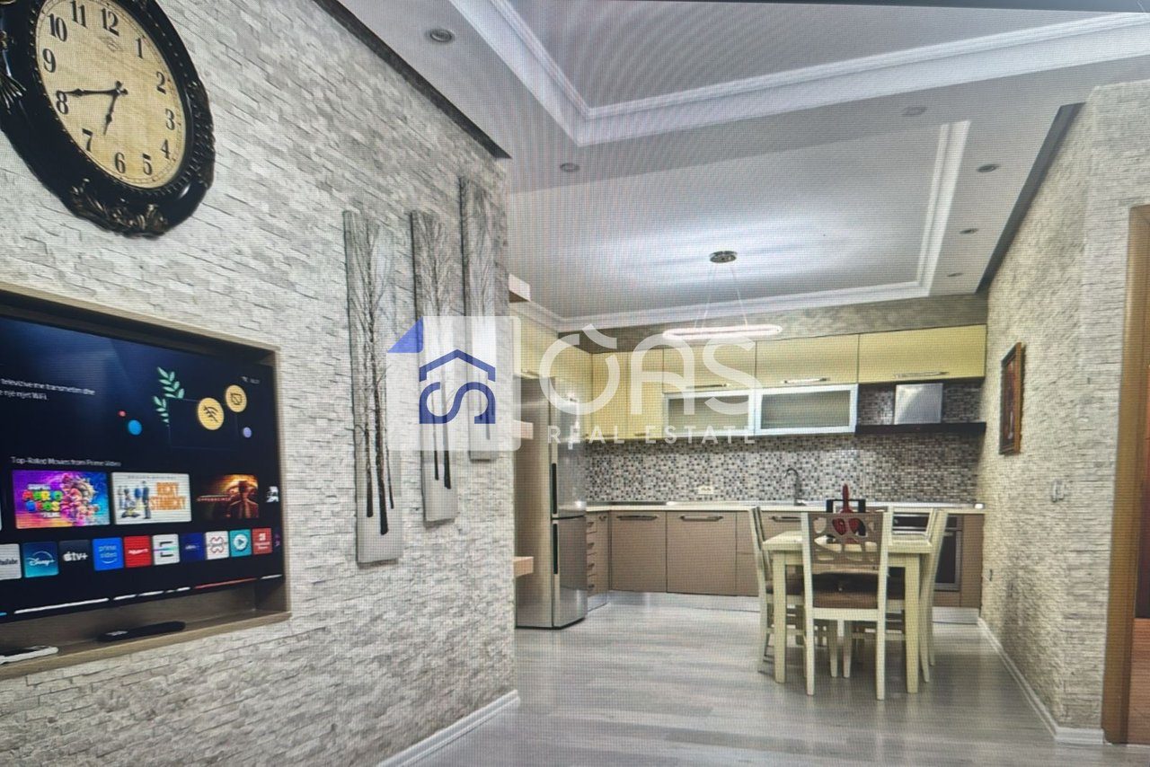 Shitet apartament 3+1 Ne Porcelan 219.000 euro
