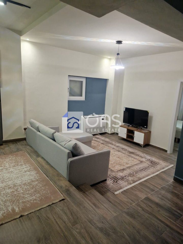 Jepet me qera apartament 2+1 tek Stacioni Trenit