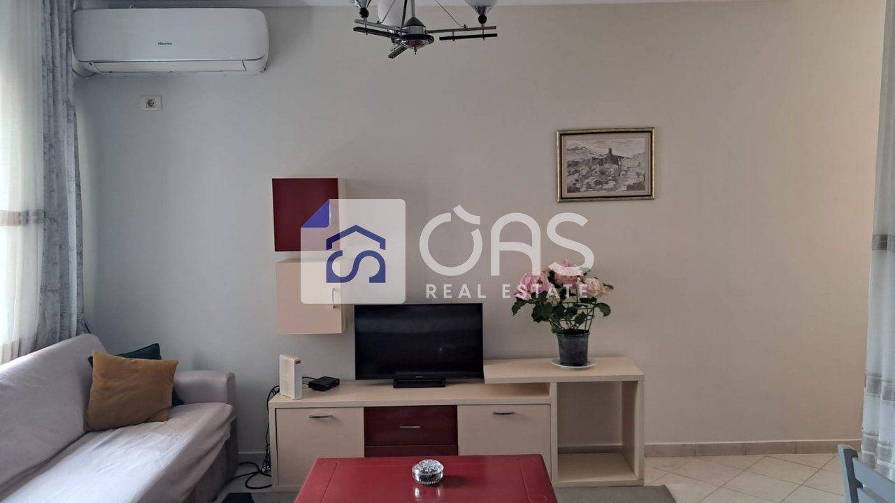 Jepet apartament me qera 2+1 te , Rruga Fortuzi 2