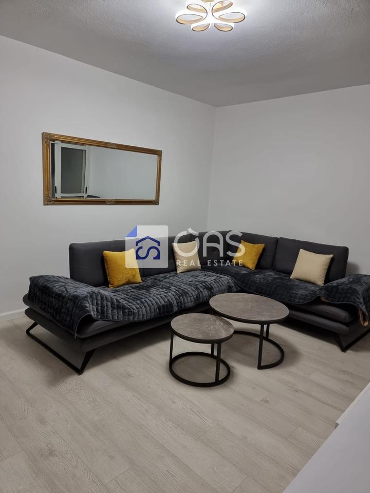 Jepet me qera Apartament 1+1 ne Komune Parisi