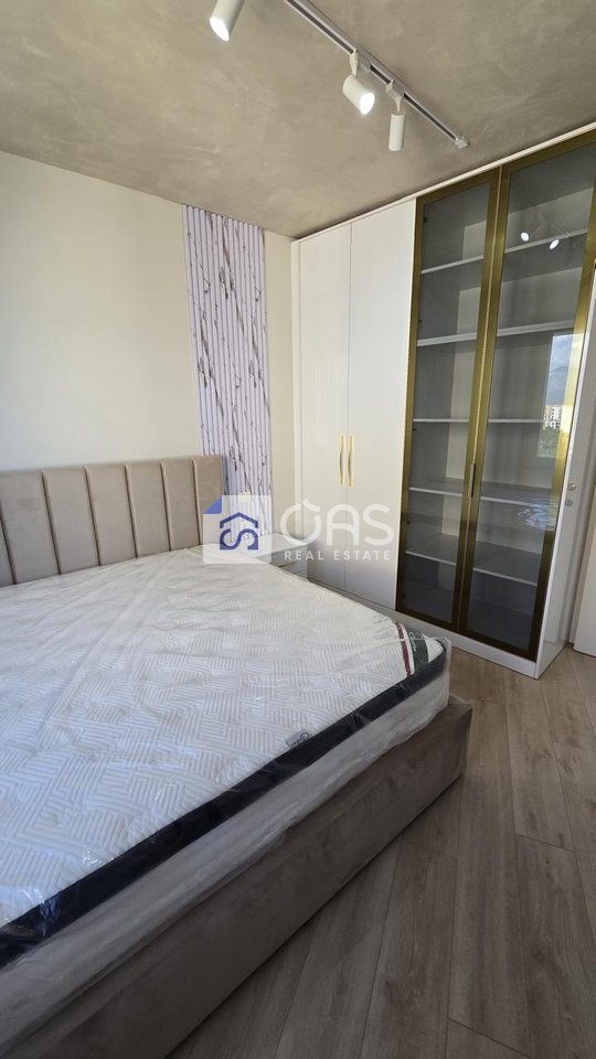 Jepet apartament me qera 1+1 Astir (pallati edglis) 3