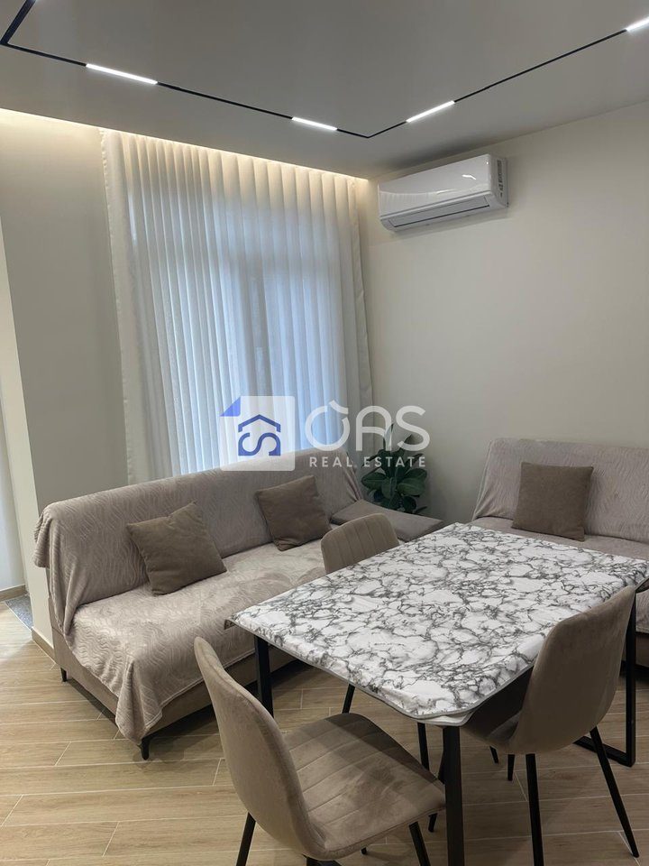 Jepet me qera apartament 1+1 tek Rruga 5 Maji 2
