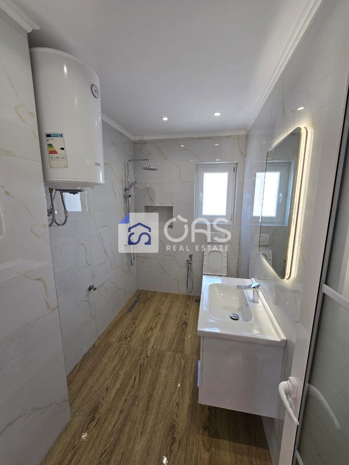 Shitet apartament 2+1 tek Rruga Bardhyl. 4