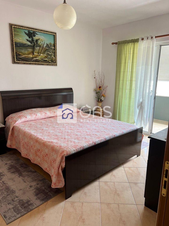 jepet me qira apartamenti 2+1 me parkim casa italia 3