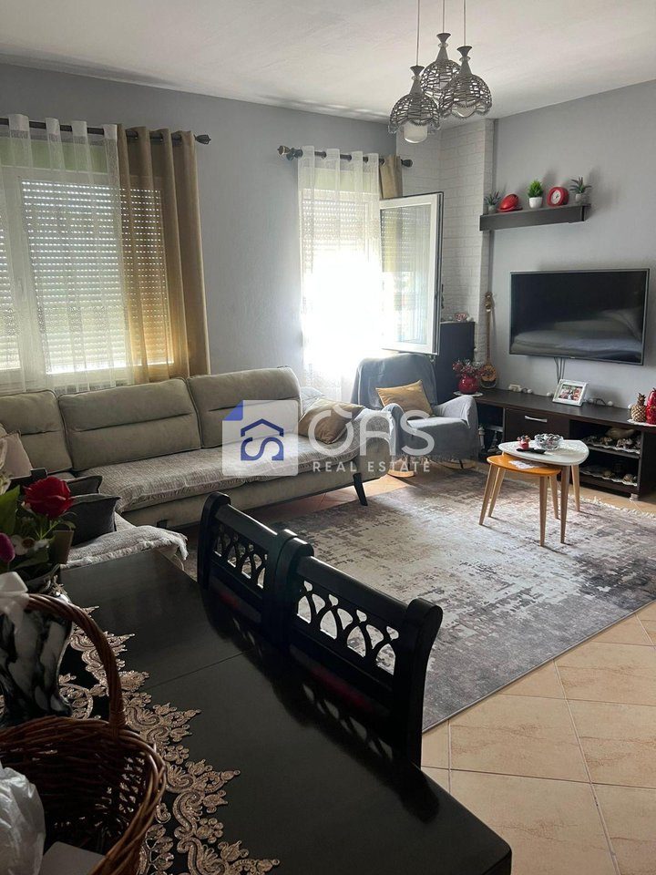 jepet me qira apartamenti 2+1 me parkim casa italia