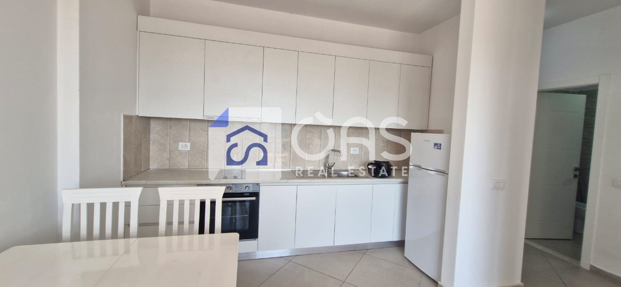 Jepet me qera apartamenti 1+1 prane qsut (me post parkimi)