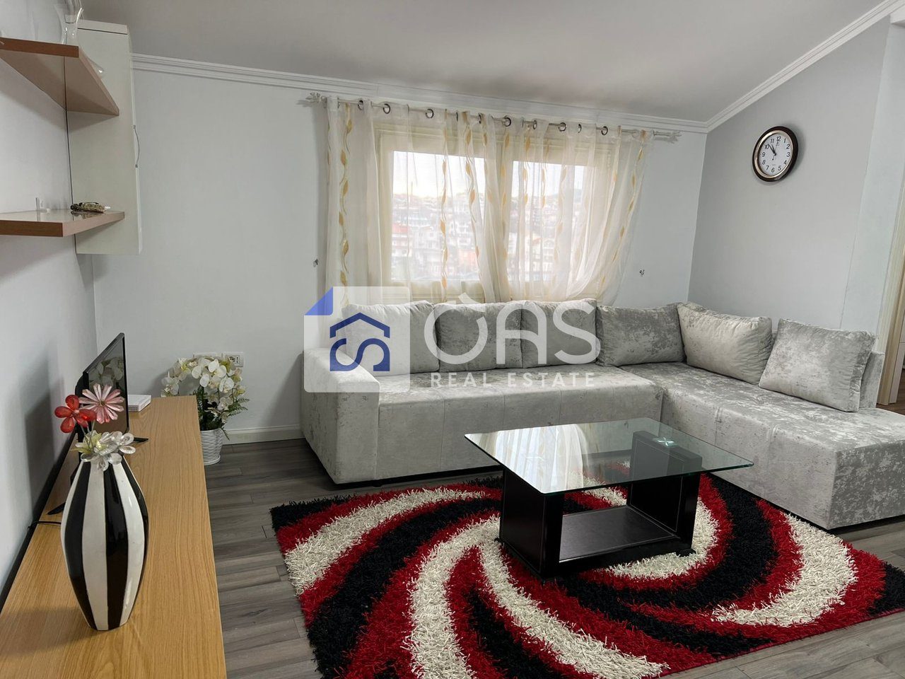 Jepet apartament me qera 2+1+ parkim tek Qytet Studenti