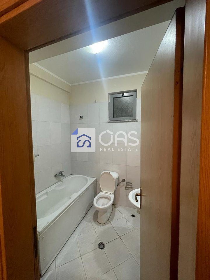 Jepet me qera apartament 2+1+2 ne Astir 4