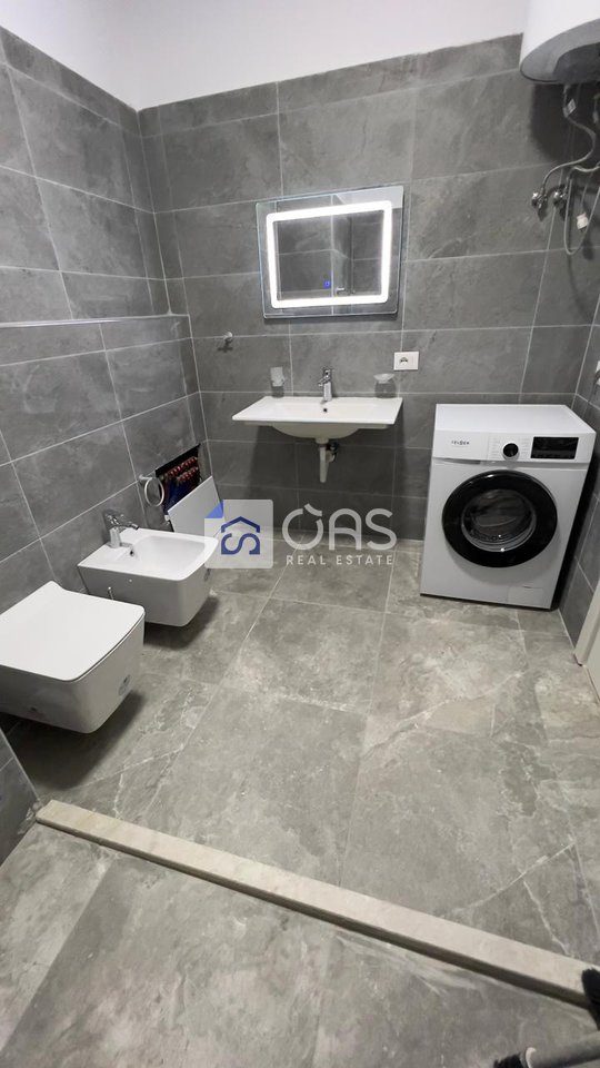 Jepet me qera apartament 2+1 ne Yzberisht te Grand Gallery 550 euro/muaj 2