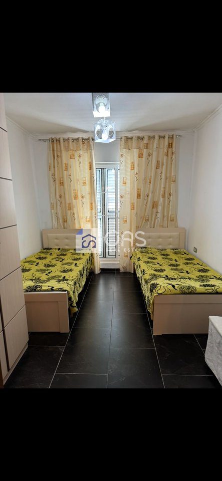 Jepet apartament me qera 2+1 Rruga Bardhyl 4