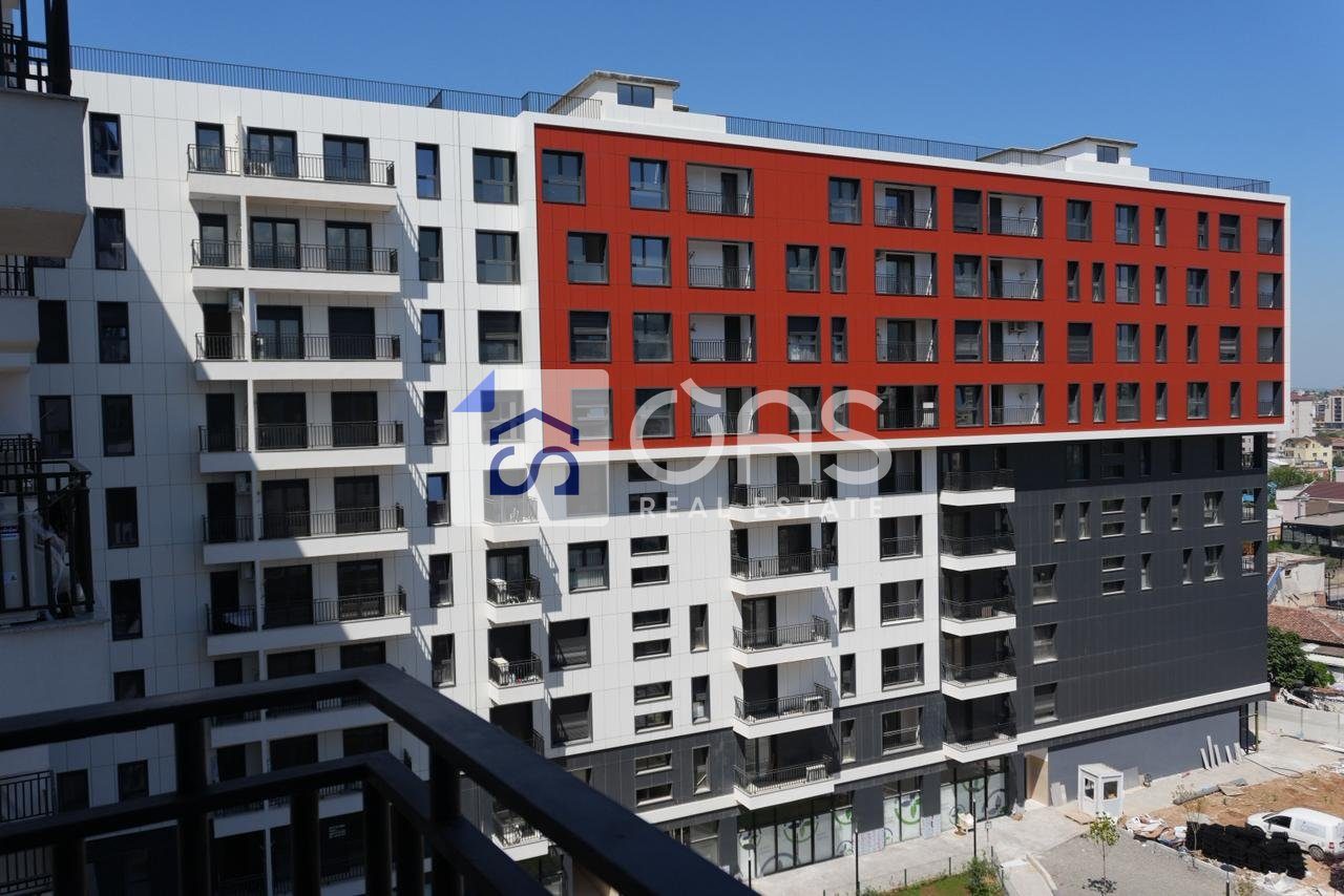 Shitet apartament 2+1+2 tek Bulevardi i Ri
