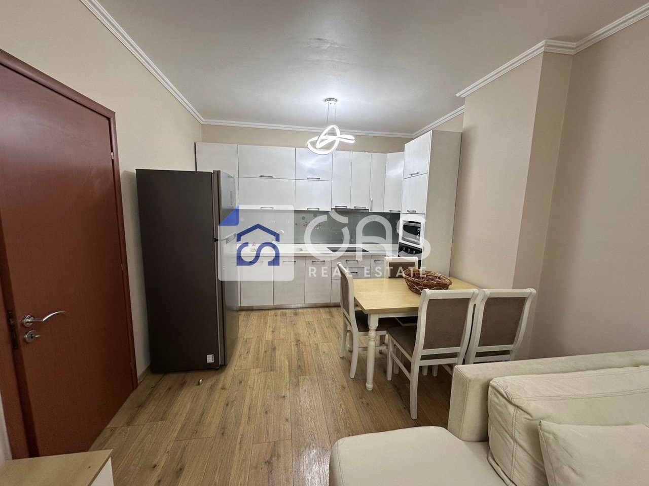 Jepet me qera Apartament 1+1 ne yzberisht 4