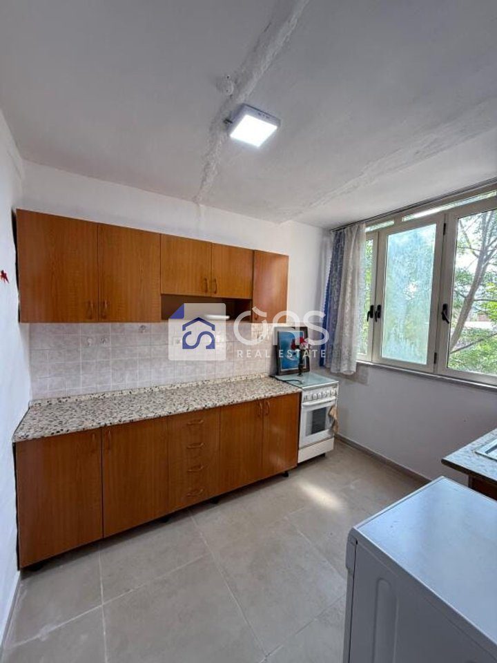 Jepet apartament me qera 2+1 te 21 Dhjetori 3