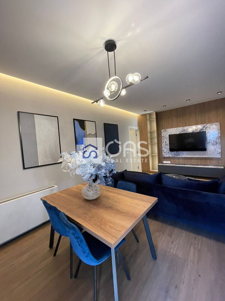 Jepet apartament me qera 2+1+2+ post parkimi ne Qender