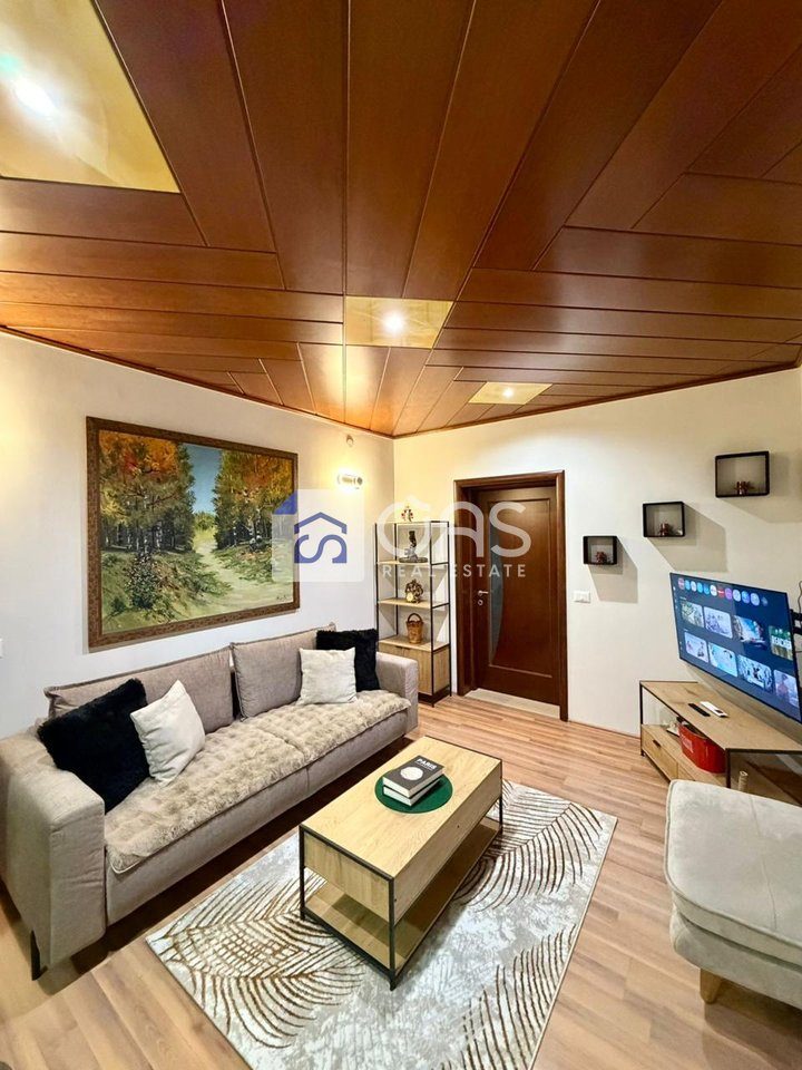 Jepet apartament me qera 1+1 perballe Delijorgjit