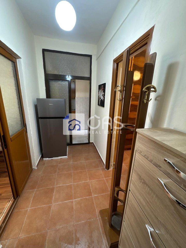 Jepet apartament me qera 1+1 Bllok 4