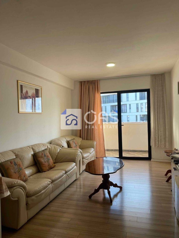 Shitet apartament 3+1+2 tek 5 Maj 2