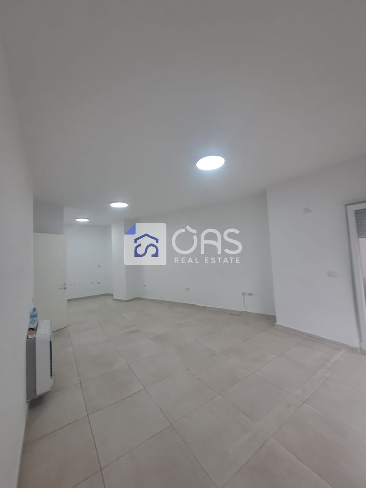 Apartament me qera 2+1+2 Tek Rruga e Barrikadave