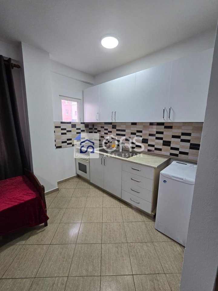 Jepet apartament me qera 1+1 Oxhaku 3