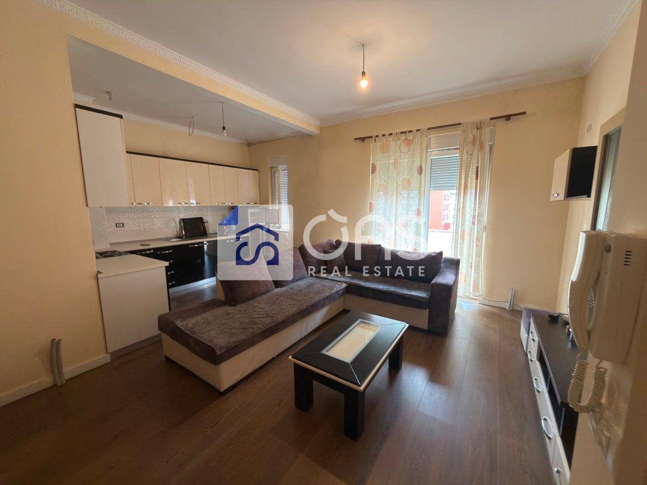Jepet apartament me qera 1+1 Kompleksi Delijorgji 2