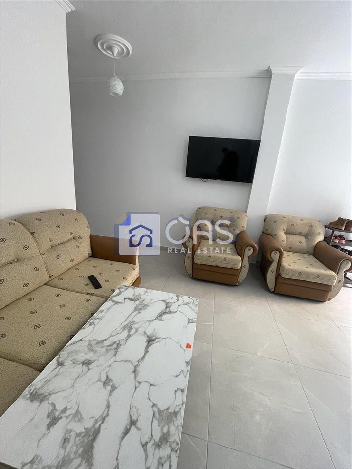 Jepet me Qera Apartament 1+1+Post parkimi ne Institut. 2
