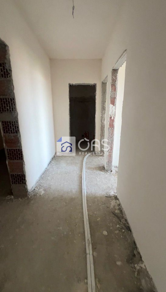 Shitet apartament 2+1 ne Paskuqan (Shehu constitution )Cmimi: 84.000 euro 2