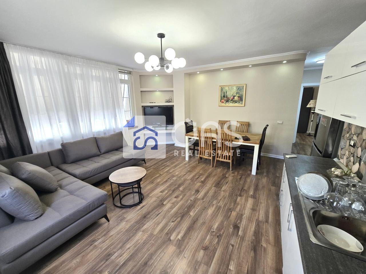 Jepet apartament me qera 2+1 ne 21 Dhjetori
