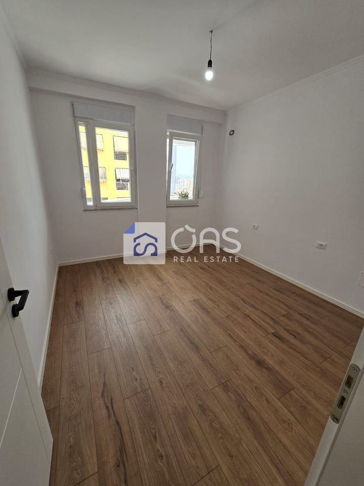 Shitet apartament 2+1 tek Rruga Kavajes. 3