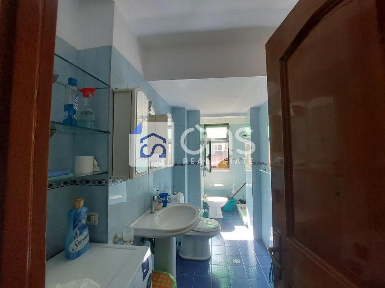 Jepet me qera apartament 1+1 te Rruga e Elbasanit 4