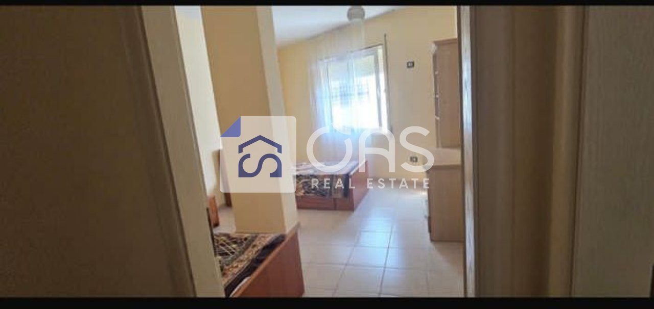 Jepet me qera apartament 2+1 tek Liqeni i Thate 4
