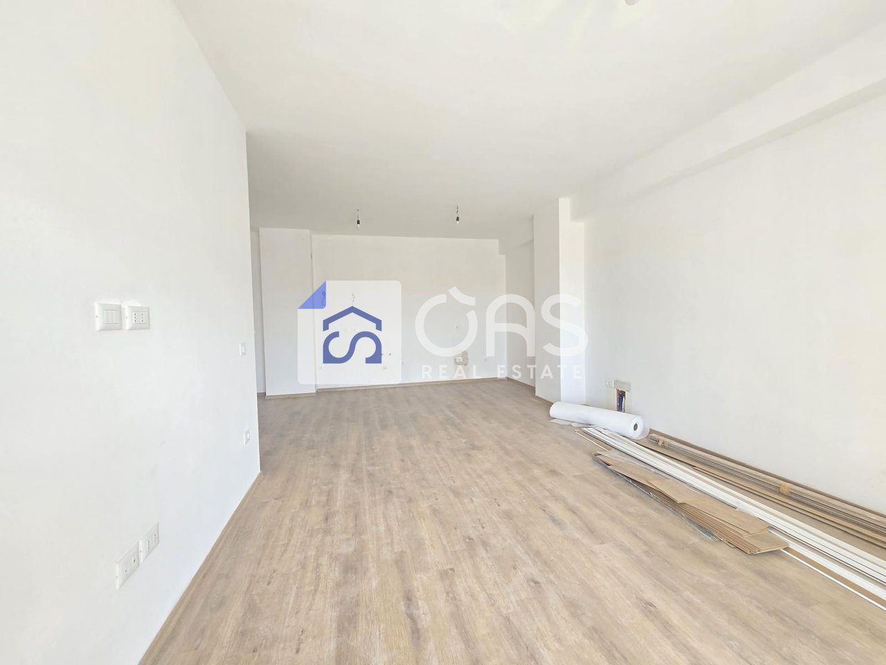 Shitet apartament 2+1 tek Dritan Hoxha (Kompleksi Aura) 2