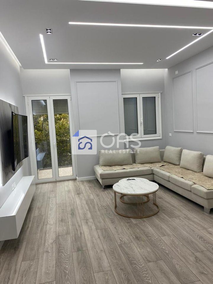 Shitet apartament 2+1 ne Vlore Skel ( lagjen 10 Korriku) 230.000 euro 2