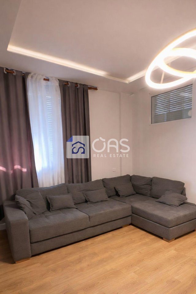 Jepet me qera apartament tek Liqeni i Thate