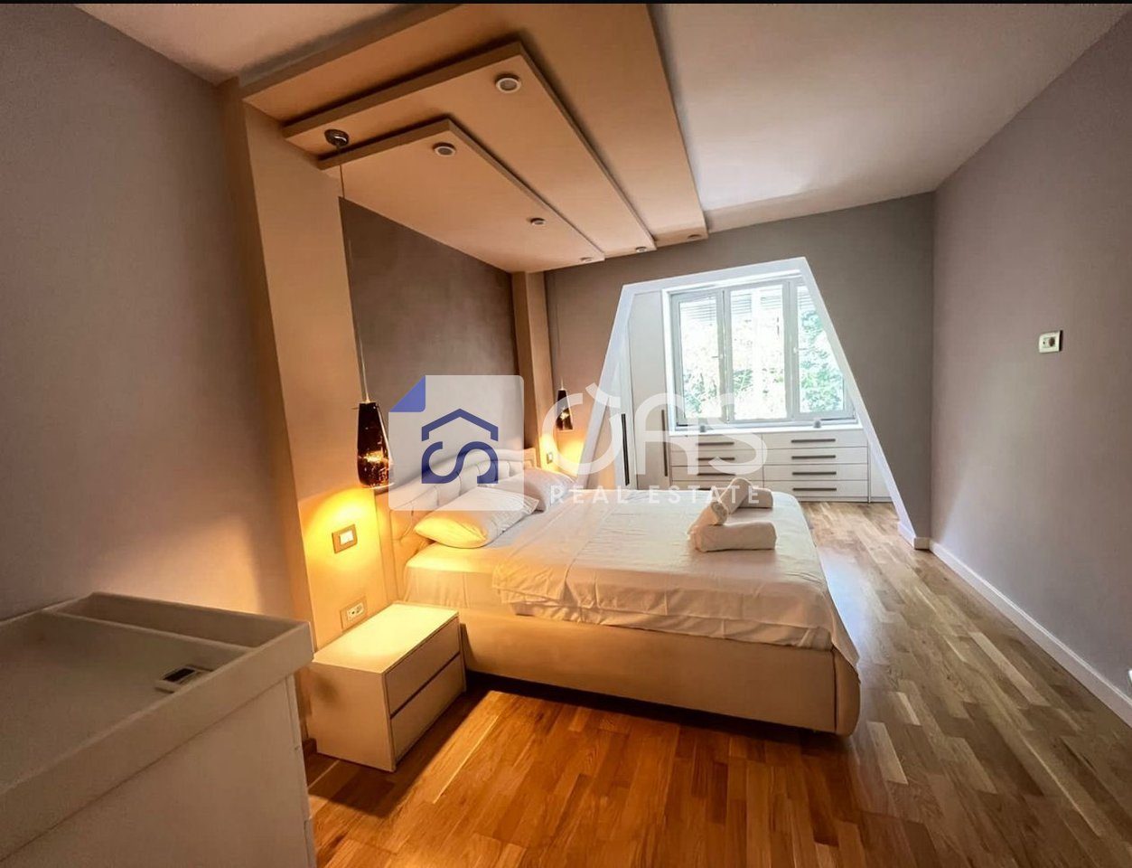Jepet apartament me qera 2+1 ne Qender 2