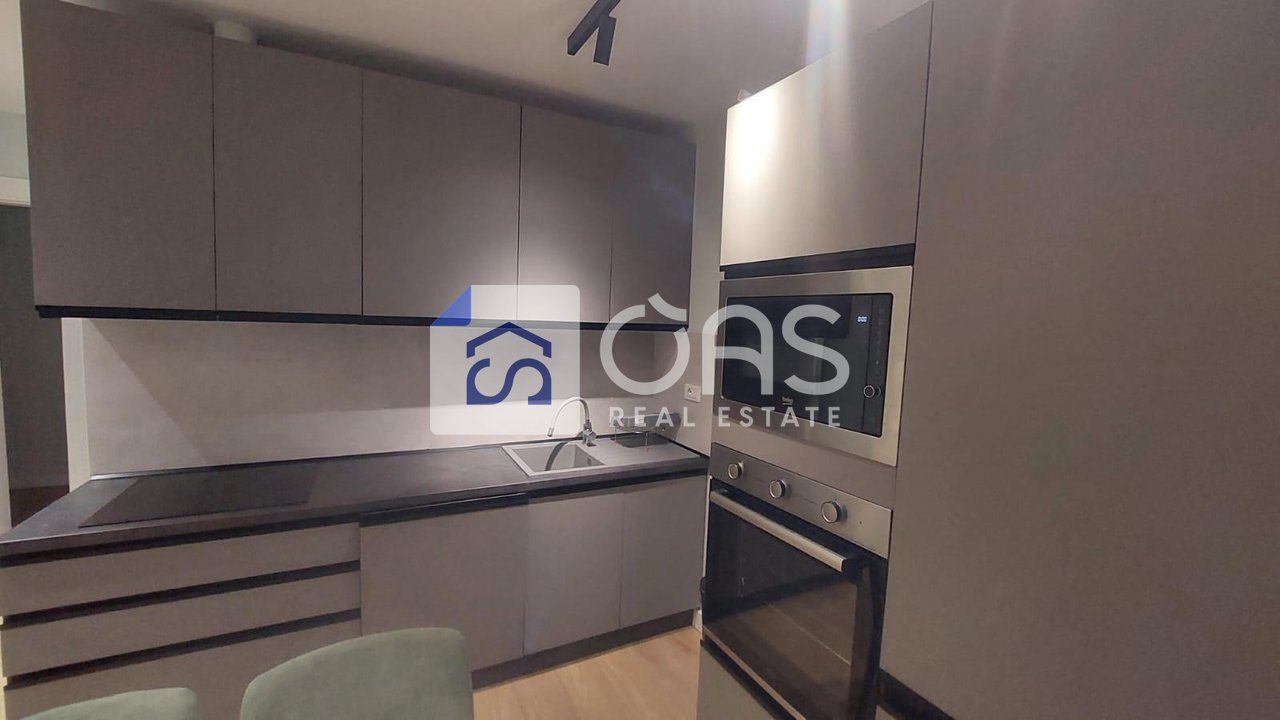 Jepet me qera apartament 1+1 Komuna e Parisit 2